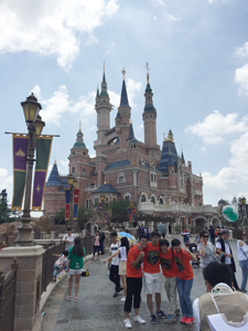 2016年の大きな話題は上海ディズニー開園